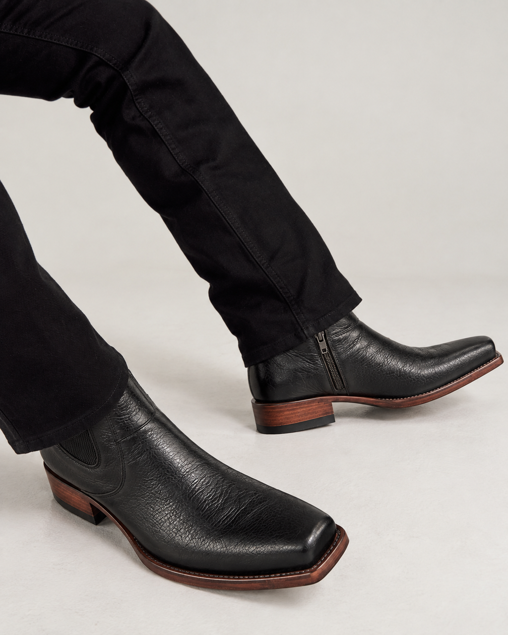 El Elegante in Black Deerskin