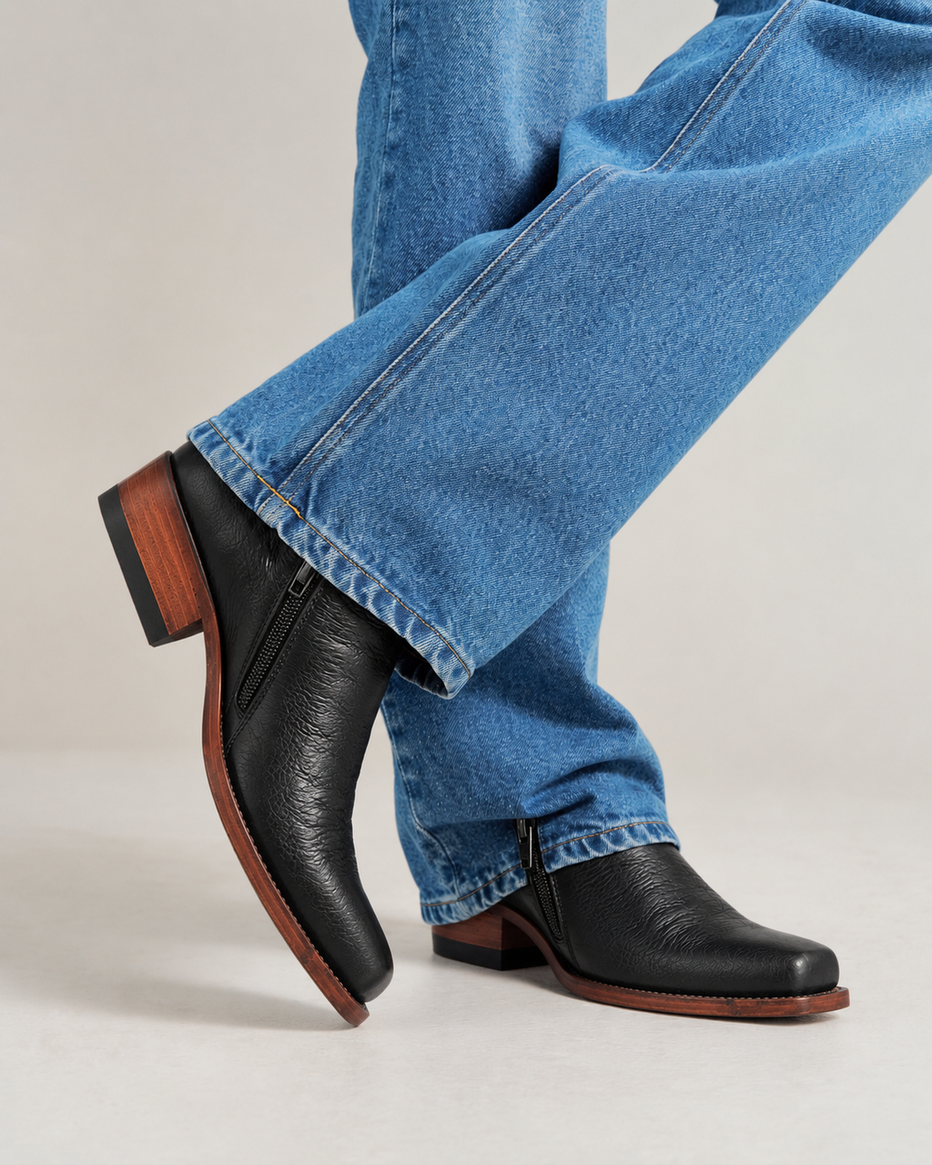 El Elegante in Black Deerskin