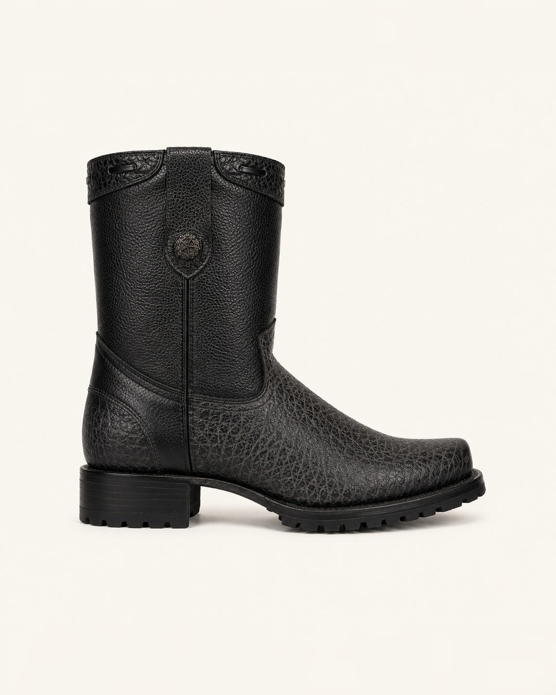La Búfalo in Black Bison-Embossed Leather, Lug Sole