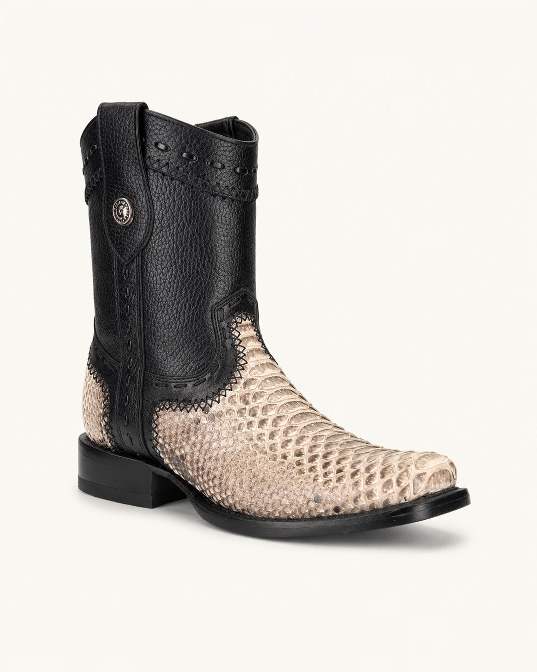 La Cascabel in Natural Black Python
