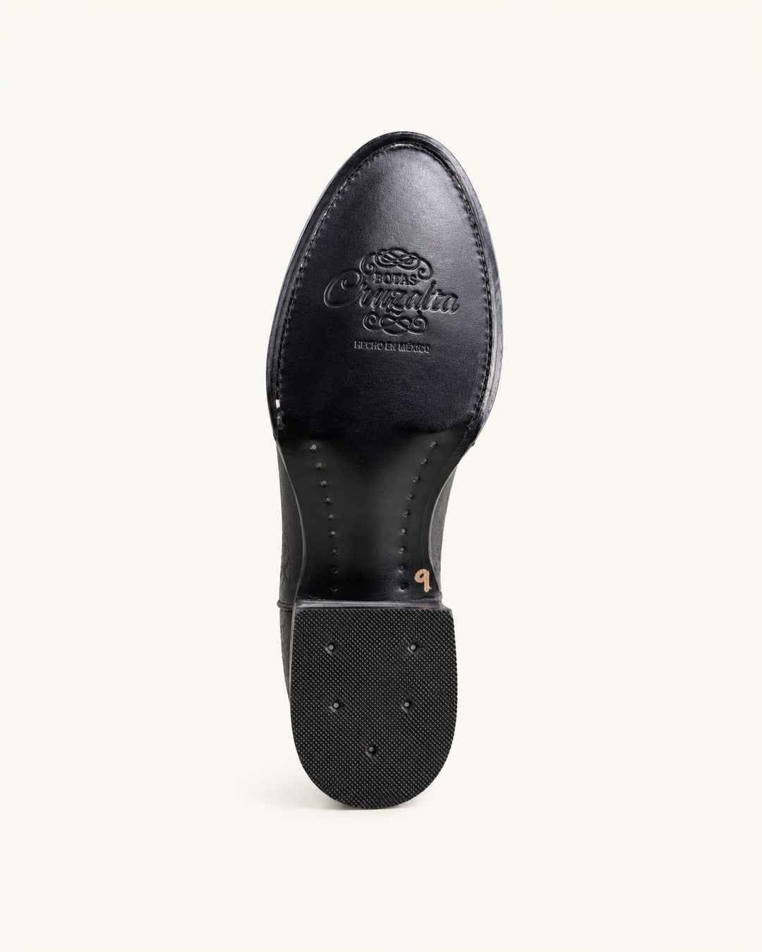 El Basalto in Black Floater Leather